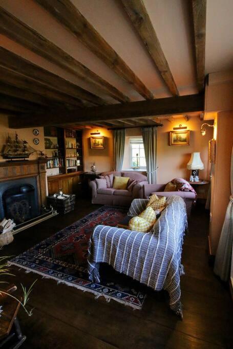 Characterful Yorkshire Cottage, Beautiful Views *