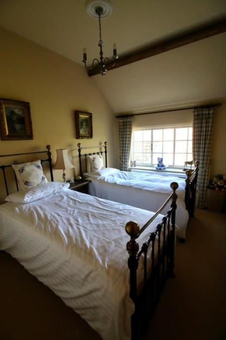 Characterful Yorkshire Cottage, Beautiful Views * York
